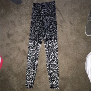 black and white lululemon leggings